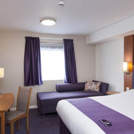 Premier Inn Wolverhampton - North Exterior foto