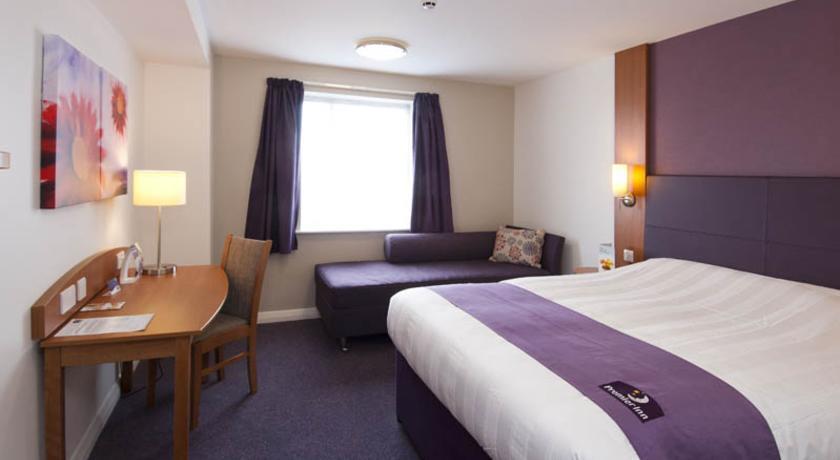 Premier Inn Wolverhampton - North Exterior foto