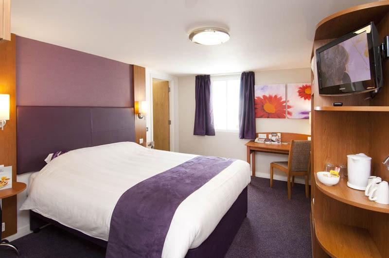 Premier Inn Wolverhampton - North Exterior foto